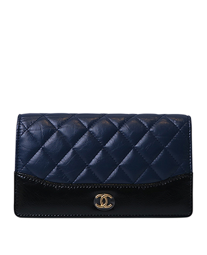 Chanel Gabrielle CC Yen Wallet, front view